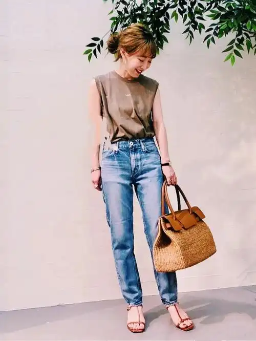 这位150cm小个子日本博主,穿搭打破身高局限,时尚又精致