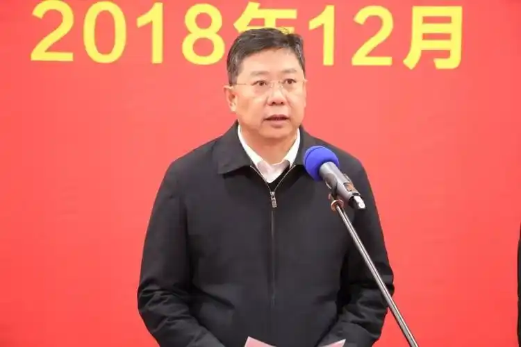 整装永怀初心擎旗砥砺前行滨海新区消防救援支队隆重举行迎旗授衔和