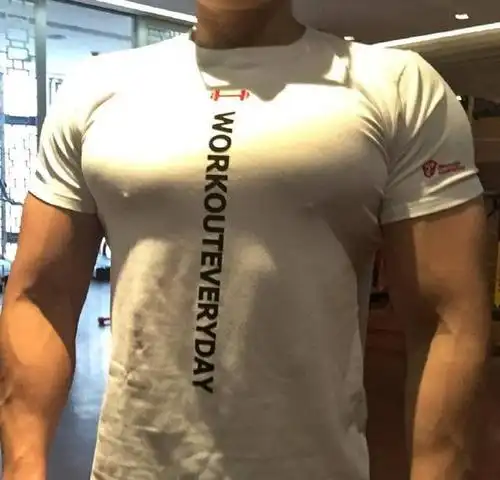 看看这肌肉型男的一日三餐,就明白漂亮胸肌八块腹肌都是吃出来的