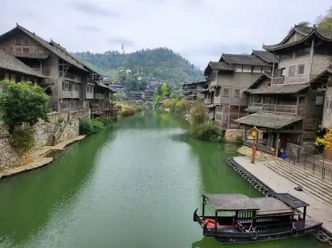 贵阳周边游必去乌江寨