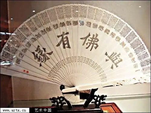 潘启慧的微雕艺术,细微之中藏万般玄机.