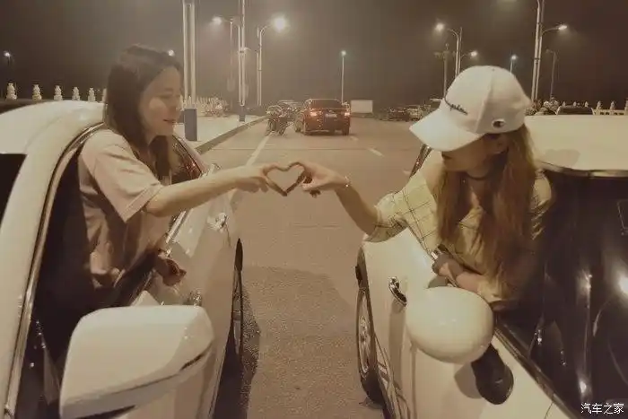 小mini三年,跟风抖音上组照片.