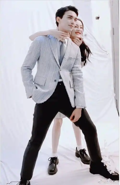 歌隼售后也太甜了吧热巴吴磊拍摄花絮曝光眼神拉丝有腻到你吗