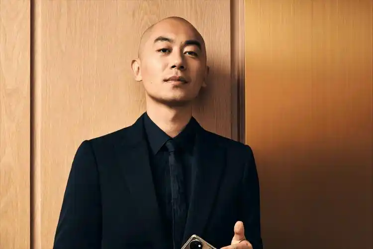 为婚姻甘愿放弃娱乐圈大好前程,朱亚文到底哪点好?