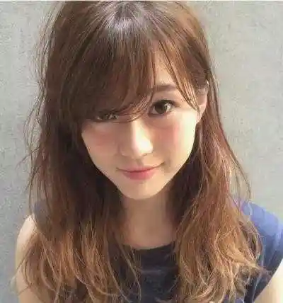 日本男生最喜欢的发型中长发卷发