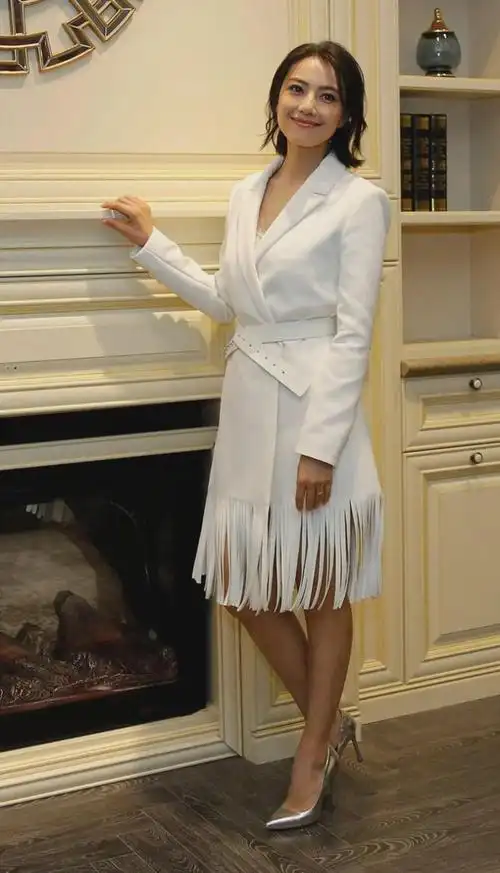 高圆圆在穿着细高跟鞋时,总能将其与不同的场合完美融合.