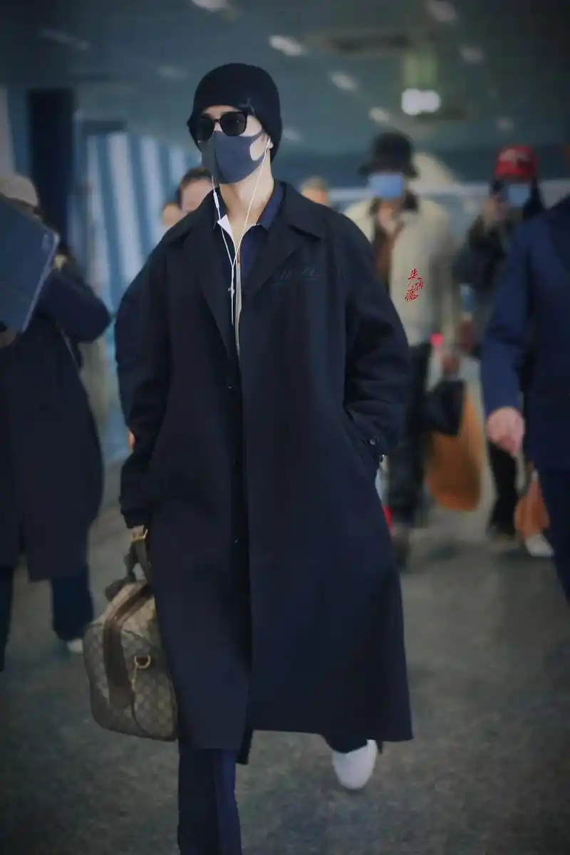 肖战米兰时装周 #肖战机场 #肖战tods全球品牌代言人 - 抖音