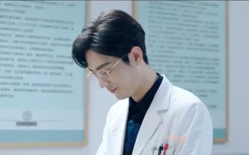 肖战顾魏救命戴眼镜要鲨了我qaq