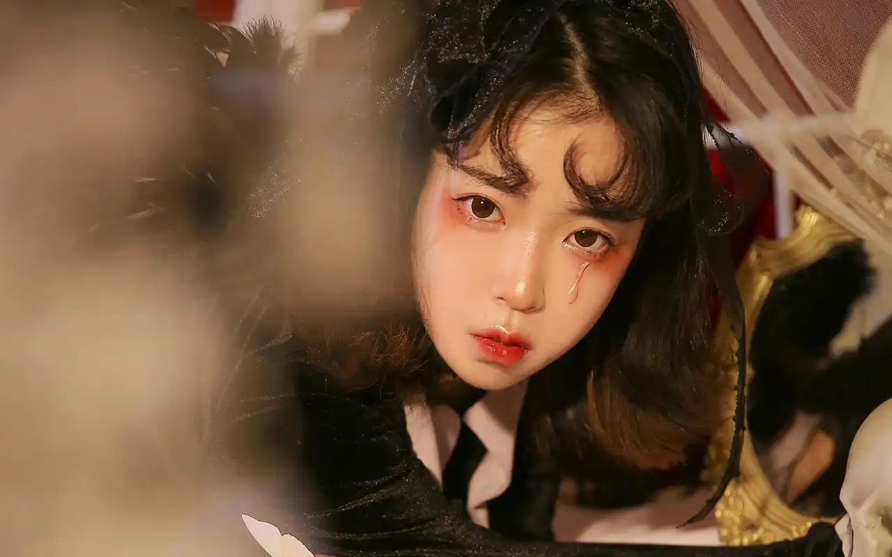 暗黑系萝莉美女高清桌面壁纸