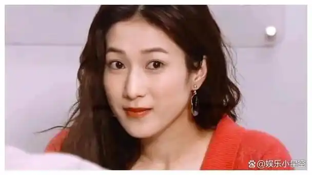 钟嘉欣:被称"人间尤物",巅峰期退圈结婚,丈夫身份令人敬羡