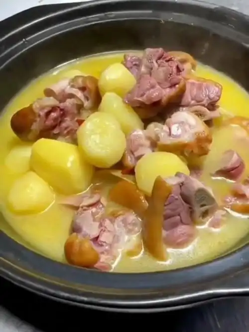 小红书爆款美食推荐  #恩施腊肉  #美食日常  #恩施小土豆  #恩拾腊