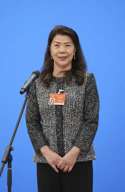 易地扶贫搬迁新疆教育事业爱国者治港委员通道上真挚有力的她之声