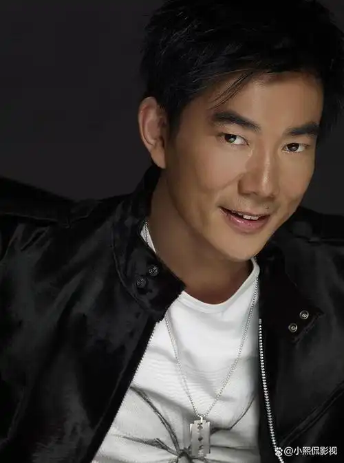 任贤齐,1966年6月23日出生于台湾省彰化县,祖籍湖北省武汉市江夏区,在