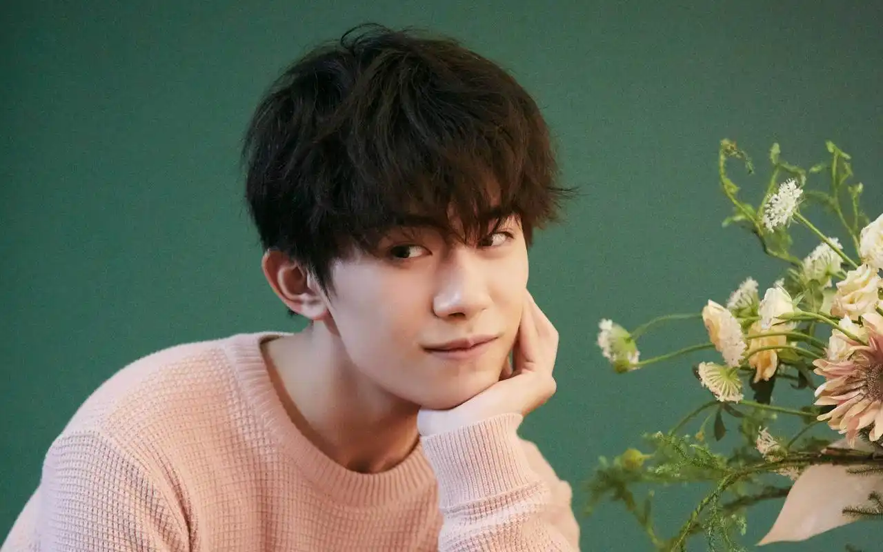 tfboys易烊千玺 壁纸高清 氧气美男 汗水古… 700x465 - 45kb - jpeg