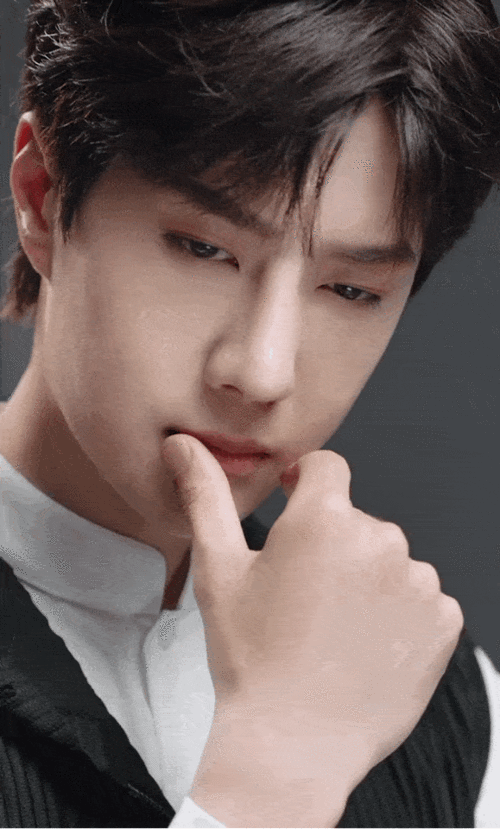 王一博 x 植村秀春夏限定系列广告大片公开 这不应该是在儿童节这天能