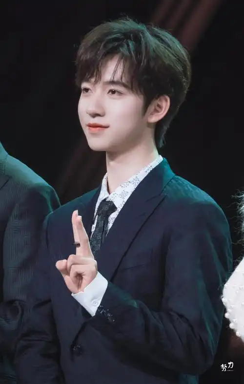 这次贺峻霖又要帅出新高度了吗