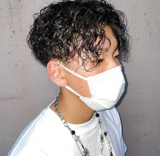 最火的男生小卷烫发 头发烫满头潮气翻天_男生烫发 - 美发站