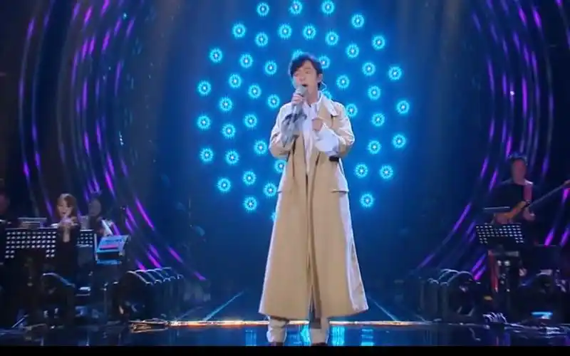 【吴青峰】 -《起风了》错不及防闯入你的笑脸