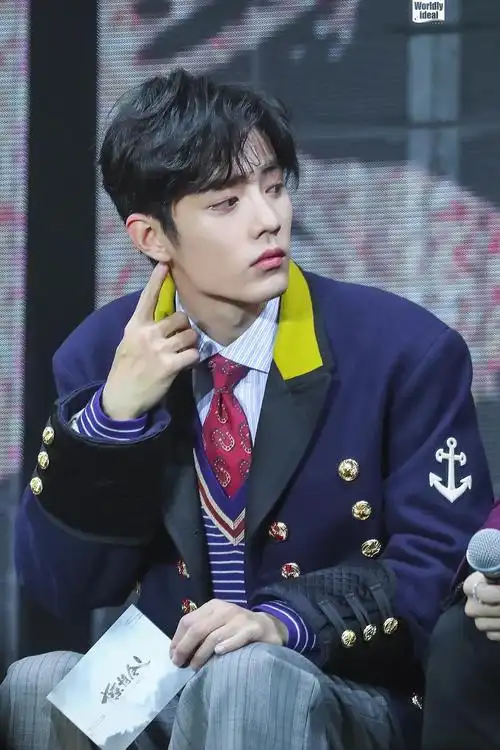 (゜-゜)つロ 干杯~-bilibili前情提要战战穿海军服一定很好看翻相册