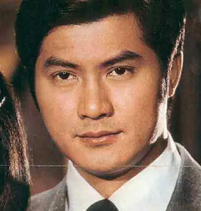 邓光荣的干女儿,而张学友名义上其实就是这位大佬的干儿子,两人的关系