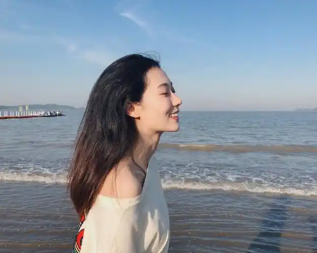 穆乐恩清新甜美旅拍图片15