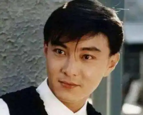 徐峥曾当发型模特一举一动就成了公众关注的焦点