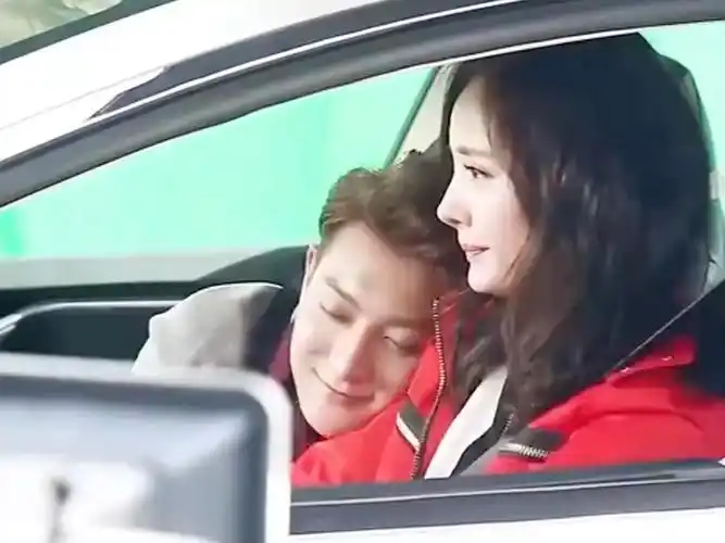 原来杨幂这么早就当过幼师哄黄子韬啊!