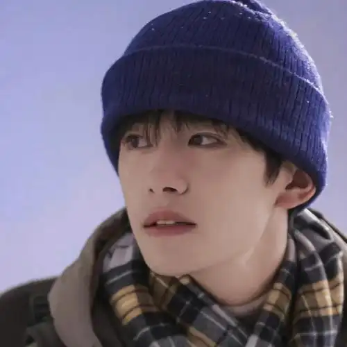 千玺太帅了呜呜 这几张也好喜欢🤪#易烊千玺头像