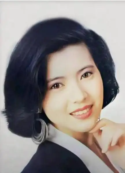 周海媚的离世唤起对香港女明星的思考.为何多数选择不结婚不生育