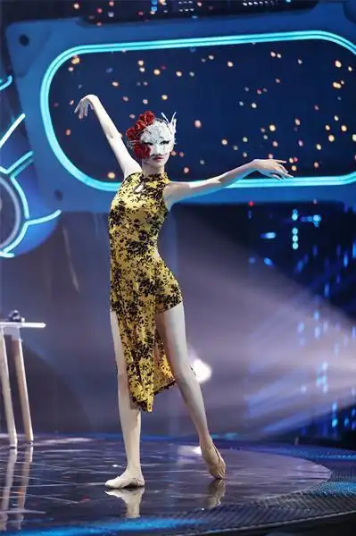 《蒙面舞王》:"无人区玫瑰"旗袍舞惊艳全场|李斯丹妮|舞蹈_网易订阅