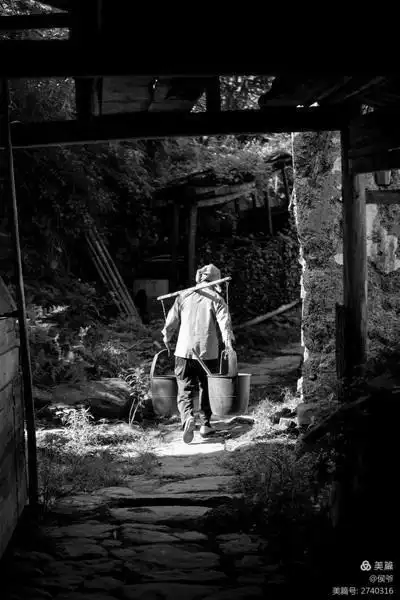 金红霞 20200308          母亲的爱是无私的,是伟大的!