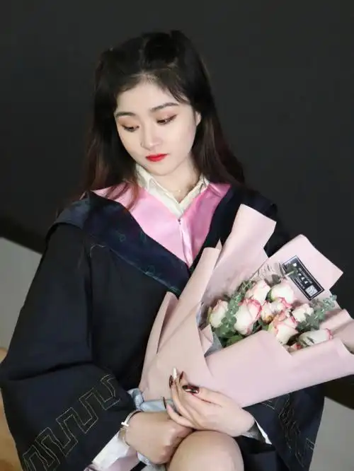 学士服毕业写真