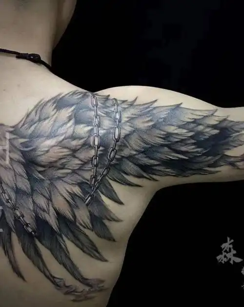 原创翅膀纹身图片_欧美写实纹身图案