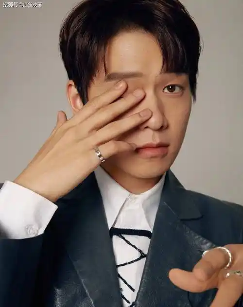 魏大勋潮流时尚风格写真