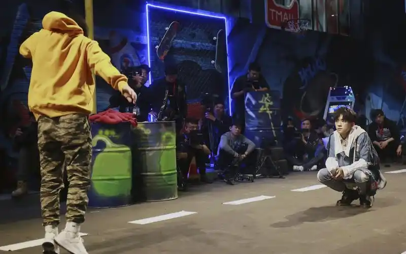 《这就是街舞》易烊千玺图片桌面高清壁纸