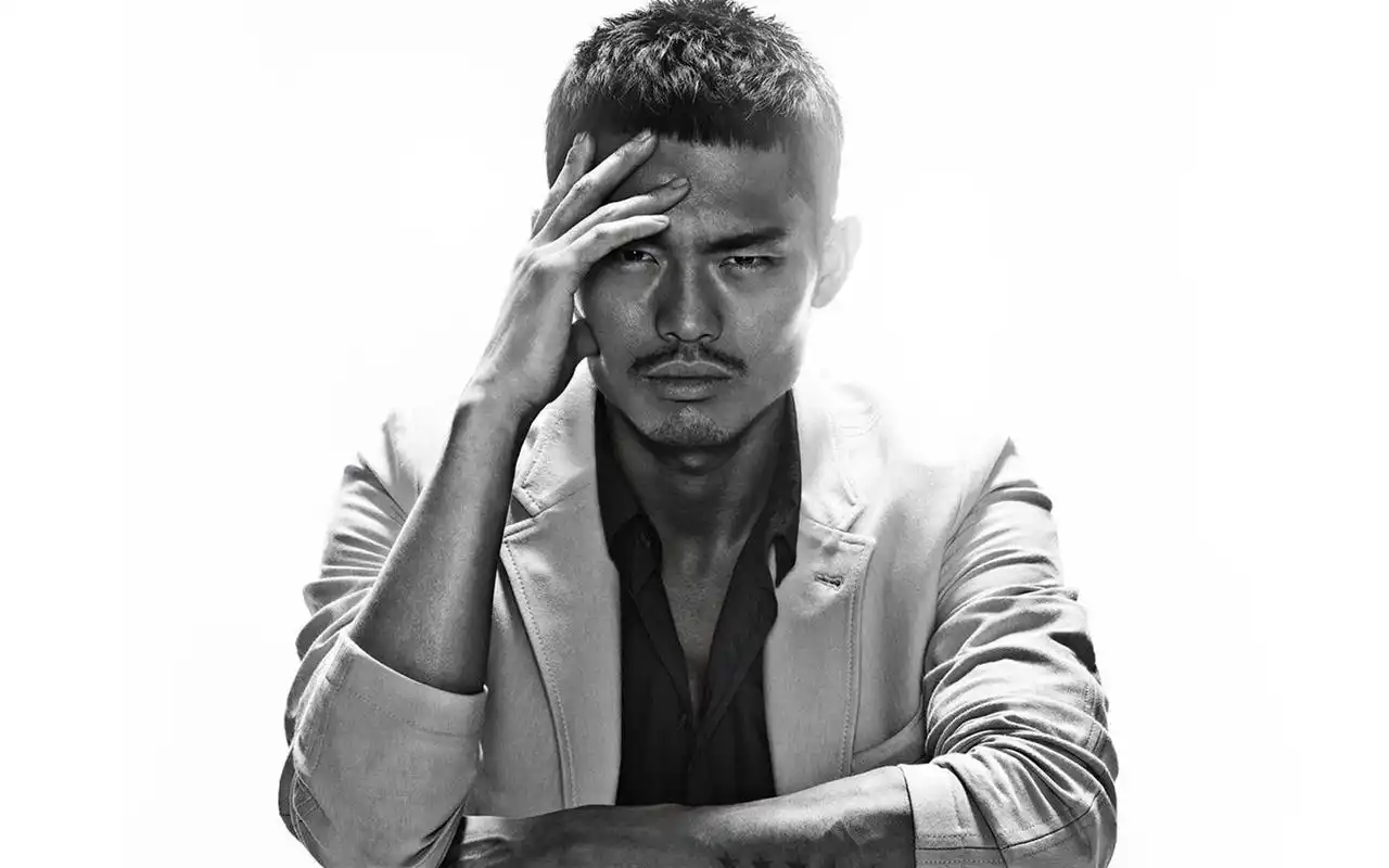 林丹黑白运动写真图片桌面壁纸高清大图预览1920x1200_体育壁纸下载