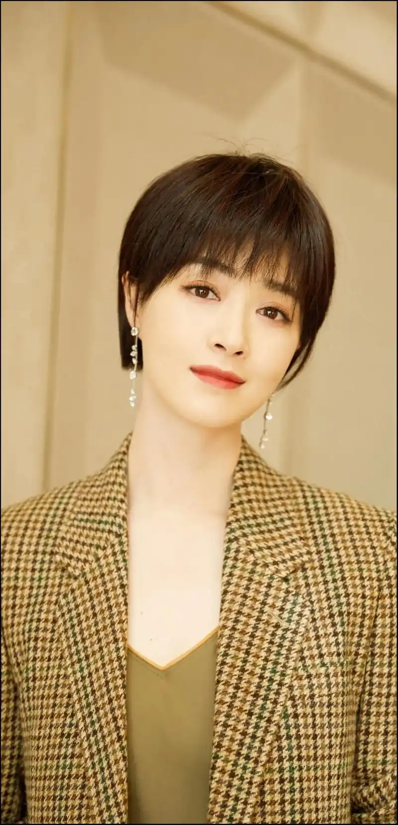 蒋欣:影视界的璀璨明星,演技精湛,魅力四溢 备受瞩目的女演员蒋欣,以