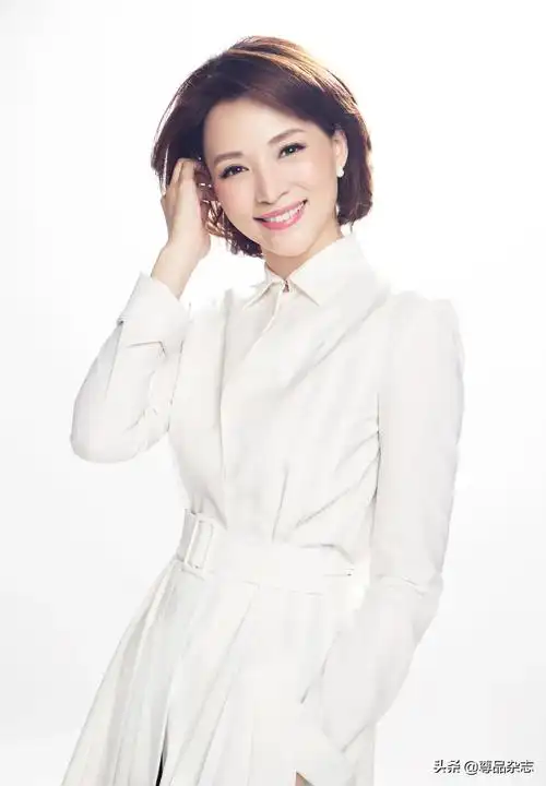 董卿:"最是书香能致远,腹有诗书气自华"-爱读书