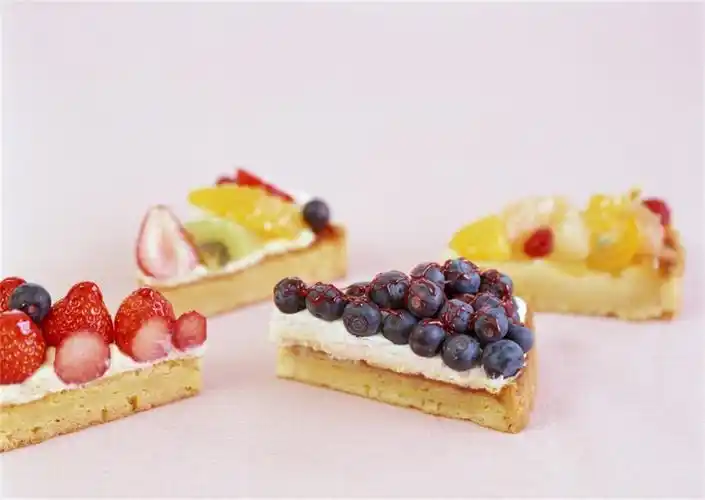 现代甜品美食草莓水果奶油蛋糕高清图片(5)_唯美图片