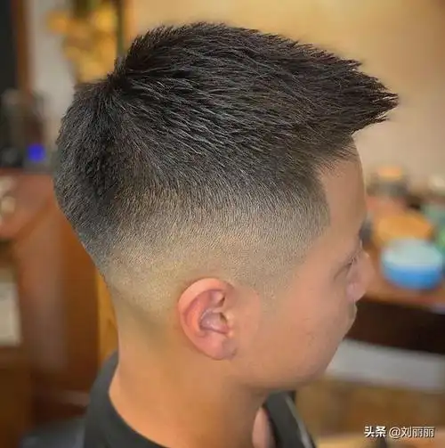 男士头发两边刻剪图案(男士简单花纹发型图片大全)-天晟网