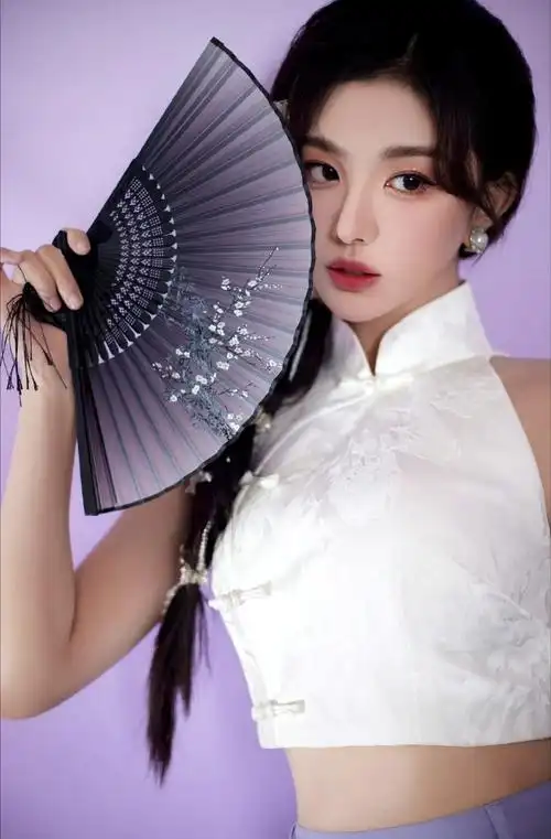 孔雪儿今日直播造型