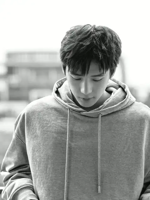 #原来王安宇是这样拍照的##王安宇手机里果然没有废片#