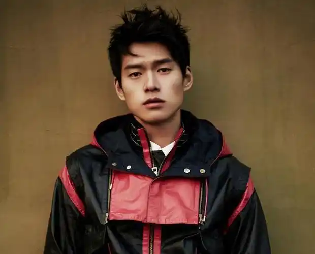 半年爆红两次,这"泼天的富贵",魏大勋稳稳"接住"了