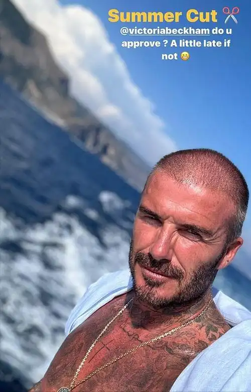秋日生活创作季#贝克汉姆最新换了新发型,换成了寸头发型,这样接接谮