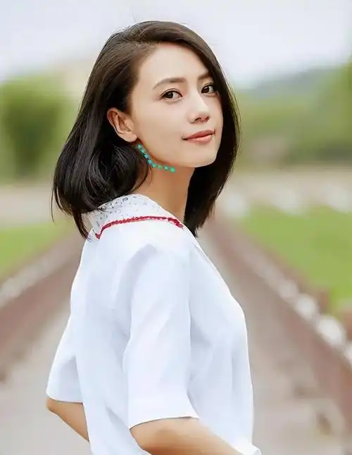 明星鼻子侧颜 鼻子长得好,颜值差不了,9位女星侧颜照,没有对比就没有