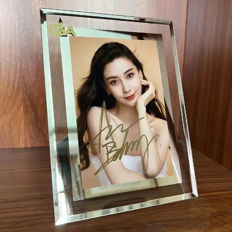 angelababy杨颖亲笔签名照.要的举手0299 本人在 - 抖音