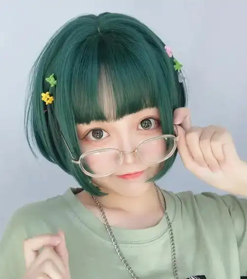 提升小女孩的乖巧气息,让女童更有可爱的感觉,这种发型也非常容易设计