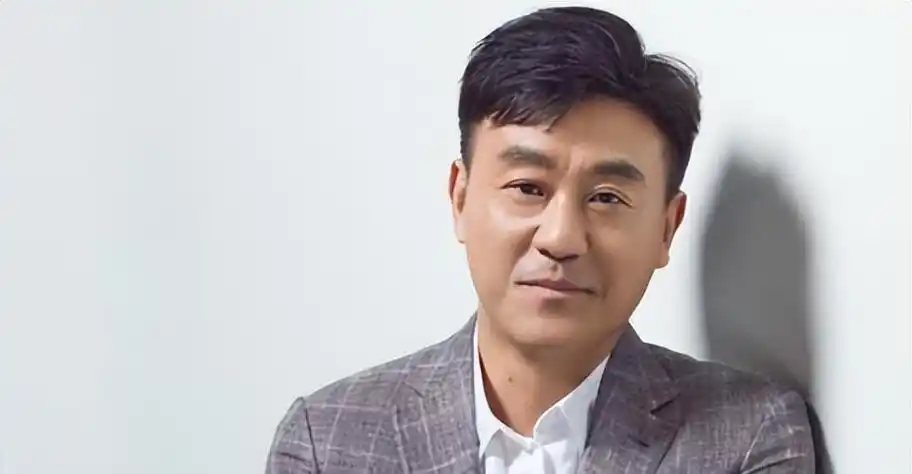 何冰吃个饭被求婚妻子倒贴钱也要嫁25年过去让她没嫁错人