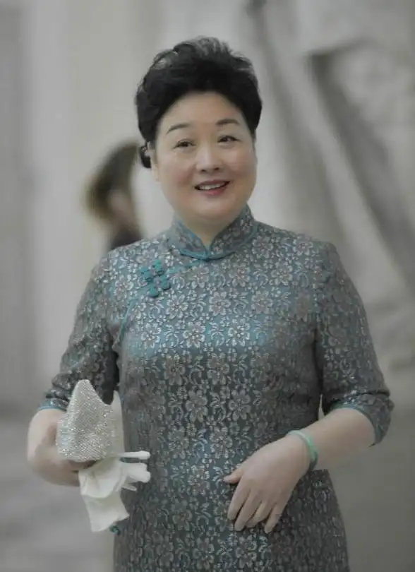 中国驻丹麦大使邓英出席丹麦女王新年招待宴会和外交使团接见会