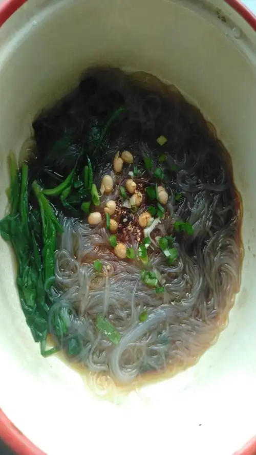 酸辣粉丝,酸辣粉丝的家常做法 - 美食杰酸辣粉丝做法大全